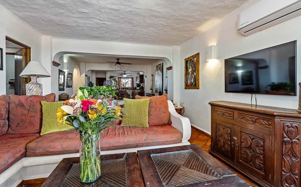 303 Vista del Sol