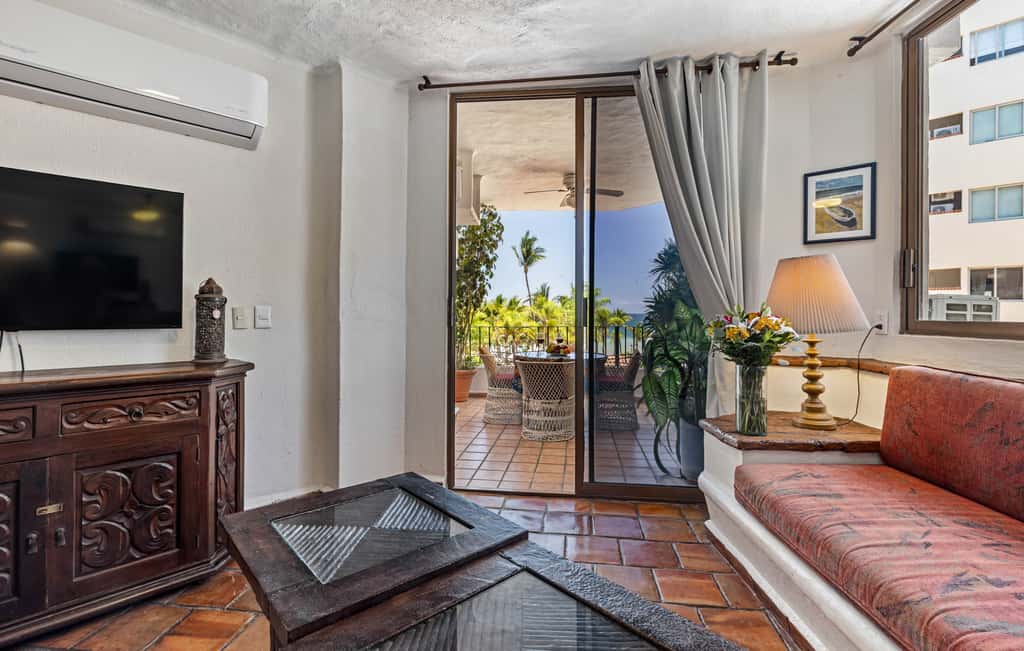 303 Vista del Sol