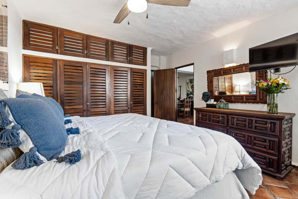 303 Vista del Sol