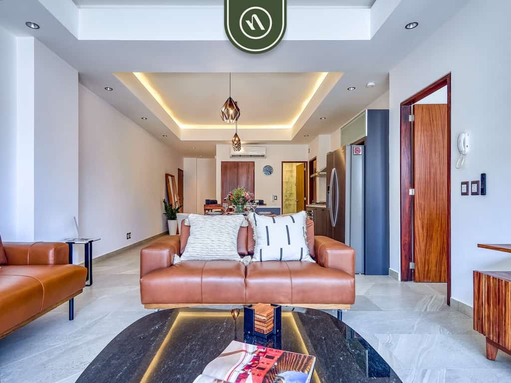 Versalles 204 2BR/2BA | Pool, Balcony, Downtown