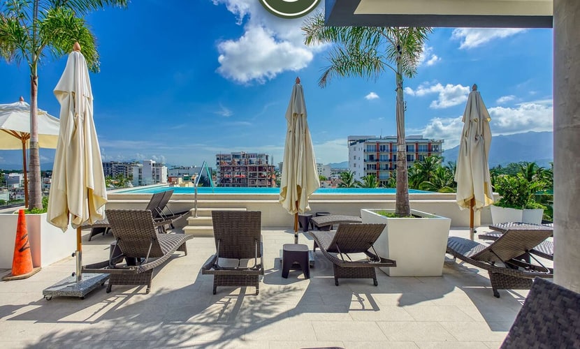 Versalles 204 2BR/2BA | Pool, Balcony, Downtown