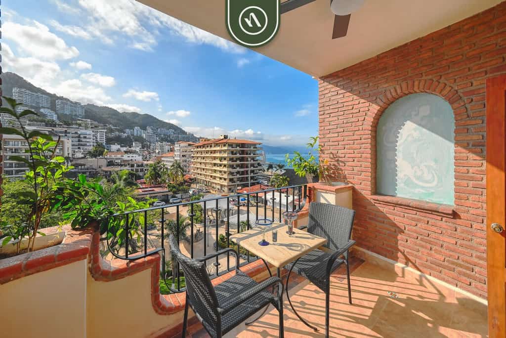 1BR Plaza Mar in Puerto Vallarta | Beach, Pool, WiFi