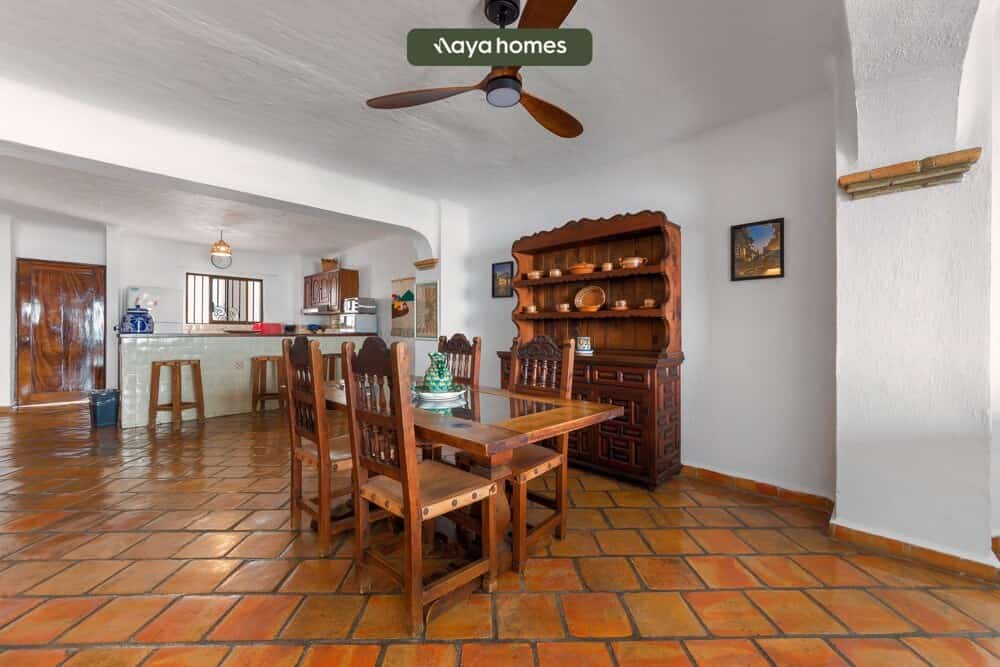 2BR/2BA Zona Romántica condo near beach, pool & AC
