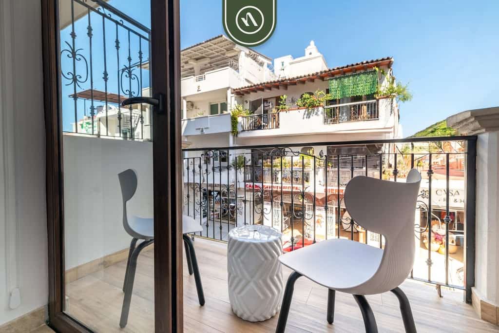 Puerto Vallarta 1BR near ocean, pool, balcony