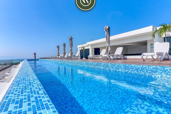 Bahiban 404 | 3BR/3BA Ocean View, Pool & Beach