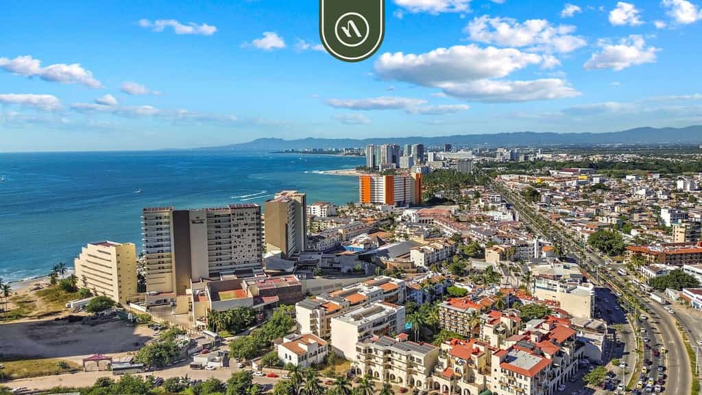 Mexican 2 BR Condo in Hotel Zone - Near the Beach