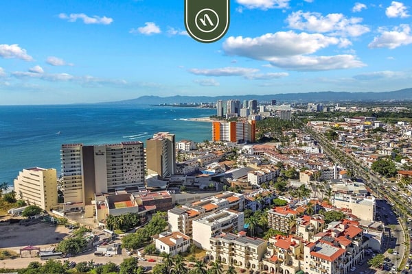 Mexican 2 BR Condo in Hotel Zone - Near the Beach