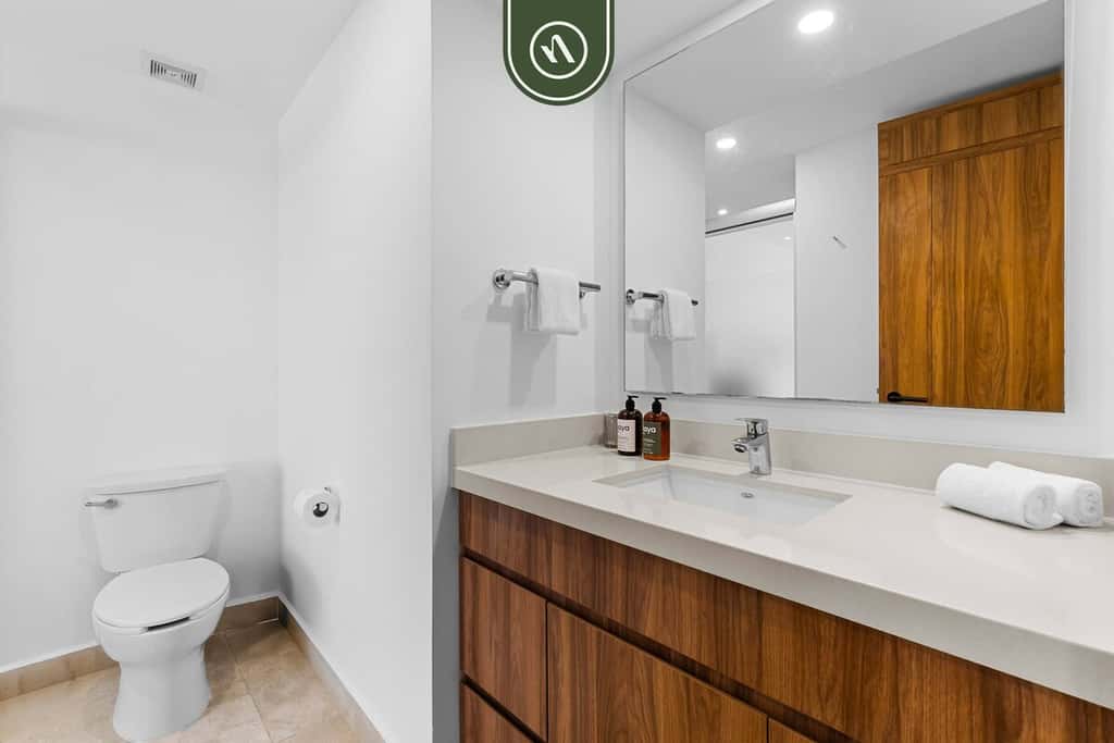Harbor 171 | Oceanfront Studio + Rooftop Pool | On the Sand