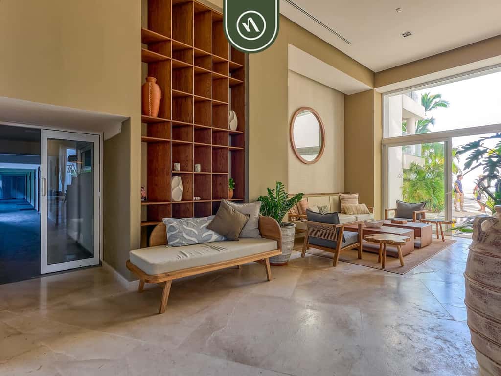 Harbor 171 | Oceanfront Studio + Rooftop Pool | On the Sand