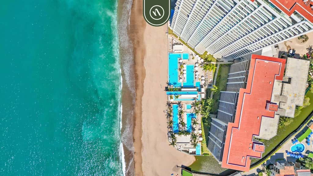 Harbor 171 | Oceanfront Studio + Rooftop Pool | On the Sand