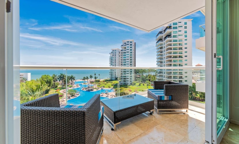 Shangri-La T5-7B | 4BR Puerto Vallarta Oceanfront