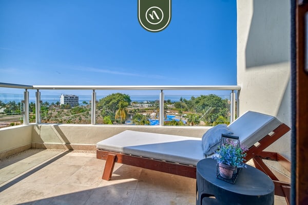B Nayar-Taib 402 | 3BR/3BA Nuevo Vallarta, pool, hot tub