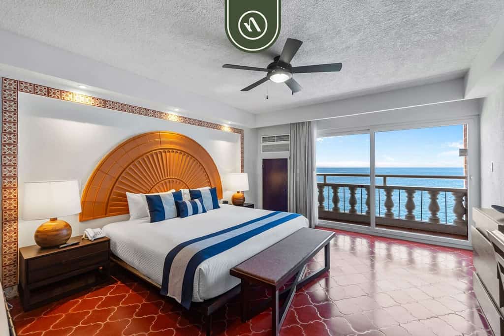 Beachfront Puerto Vallarta studio with pool, WiFi
