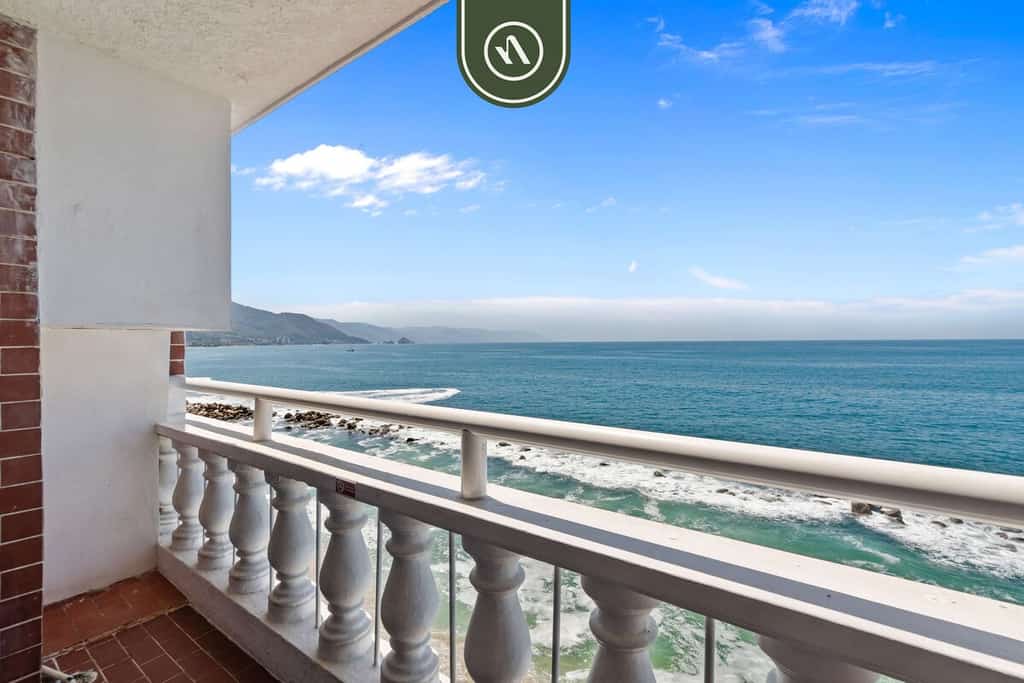 Puerto Vallarta 1BR Beachfront Studio | Pool, AC