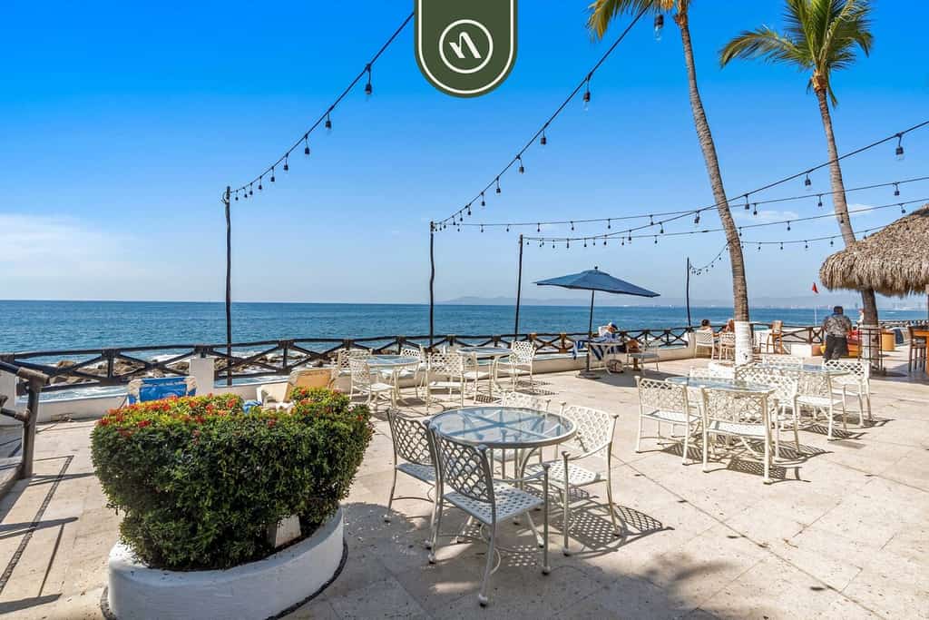 Costa Sur Estudio 4 | Beachfront Studio w/ Pool & A/C