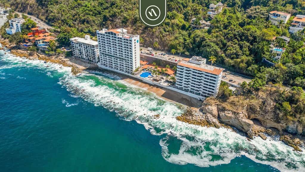 Costa Sur Estudio 7 | 1BR/1BA Puerto Vallarta Beachfront w/ Pool