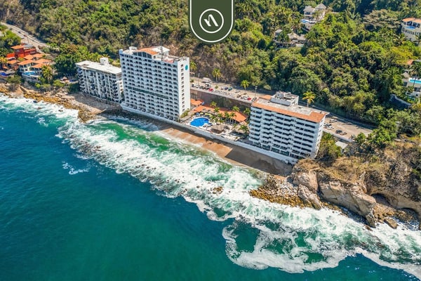 Costa Sur Estudio 7 | 1BR/1BA Puerto Vallarta Beachfront w/ Pool
