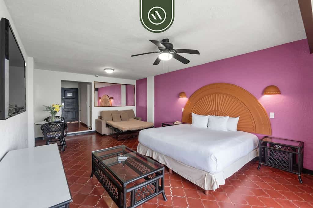 Costa Sur Estudio 8 | Beachfront Pool & Balcony
