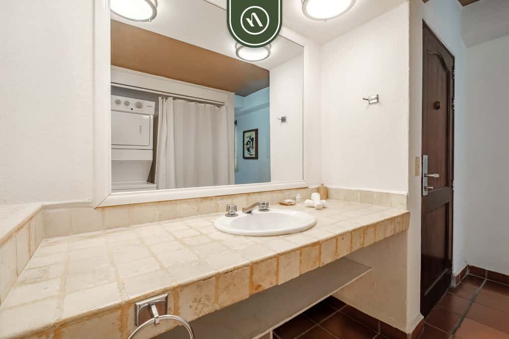 One Beach Street 405 B