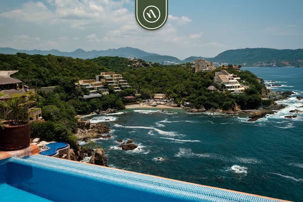 Punta Ixtapa PH6 | 4BR/4.5BA Zihuatanejo | Beachfront, pool, ocean views