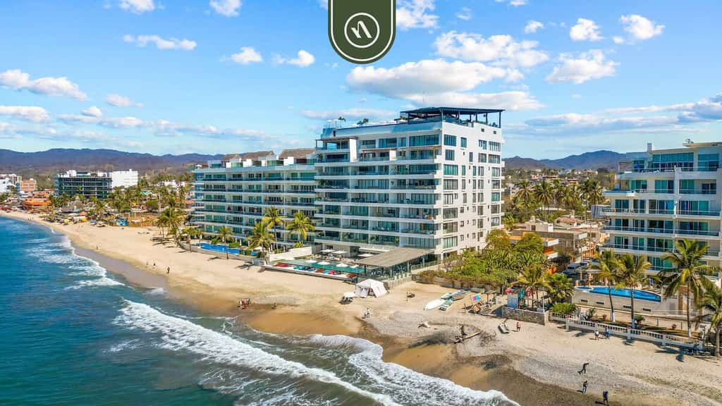 Beachfront Bucerías 2BR/2BA with Pool & Gym
