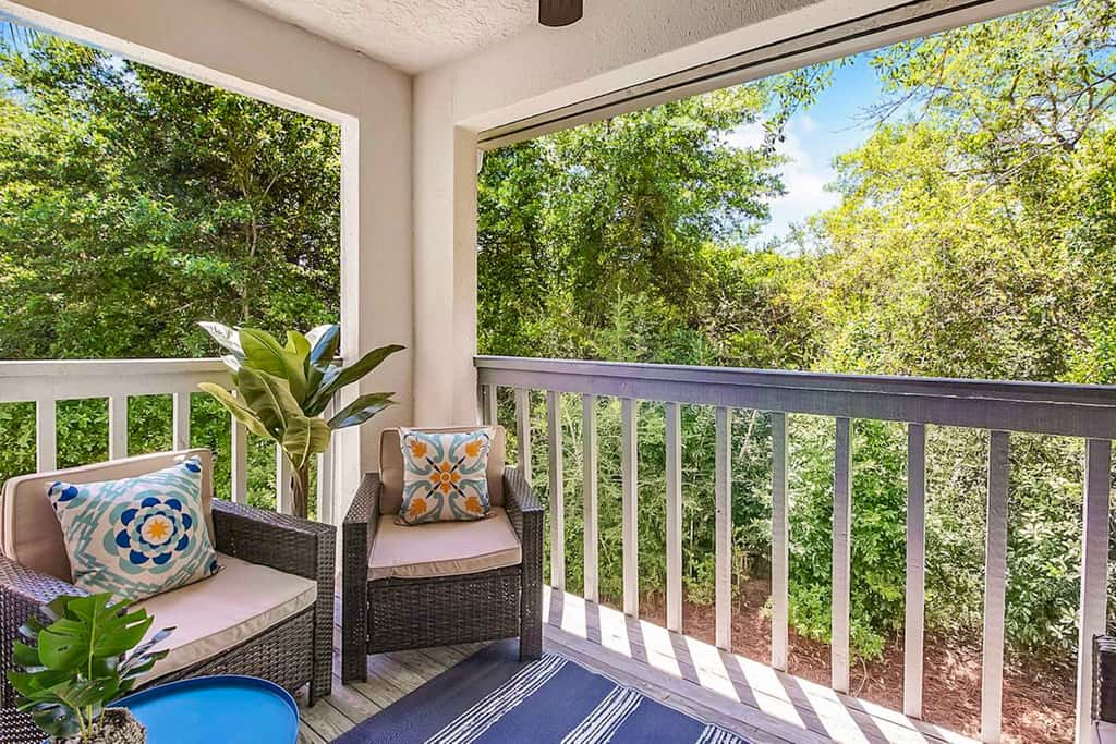 Private beach access, tennis retreat, 8 guests