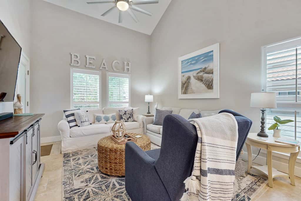 Private beach access, tennis retreat, 8 guests