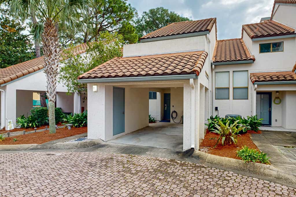 Coastal retreat 