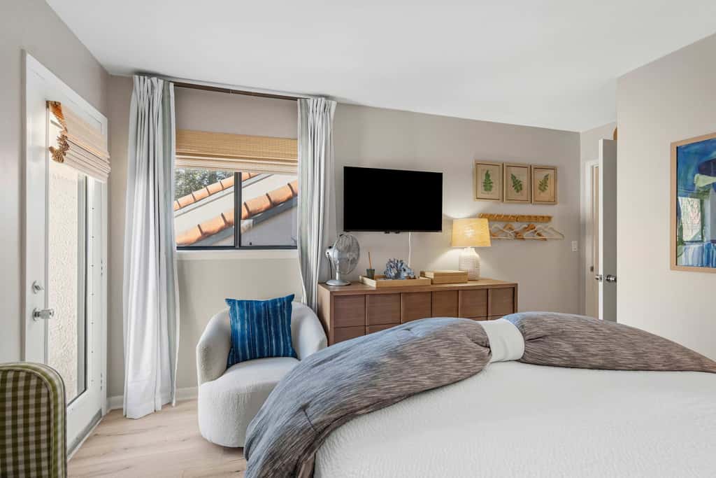 Coastal retreat 