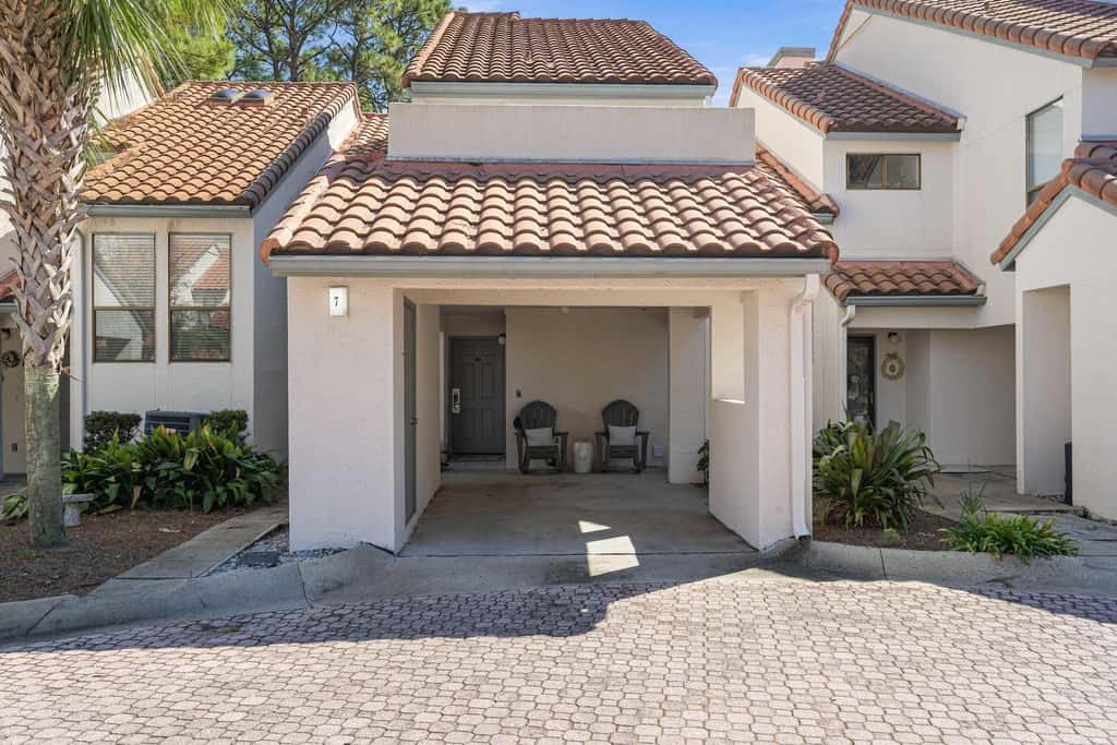Coastal retreat 