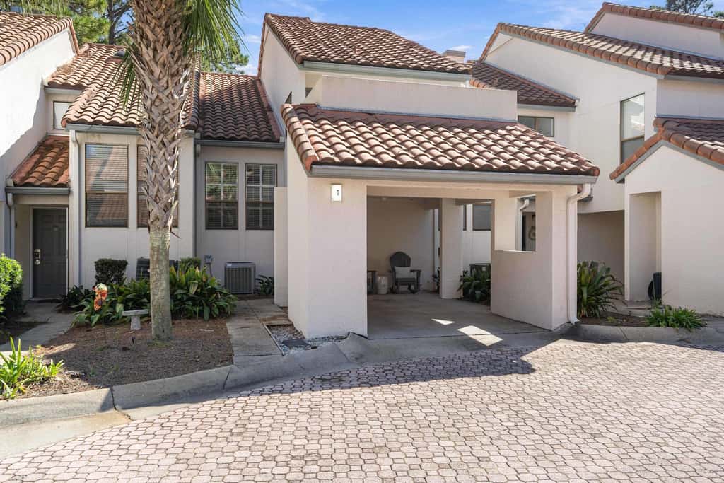 Coastal retreat 