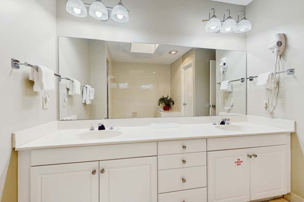 Exclusive Beach Access, Pool & Tennis Courts