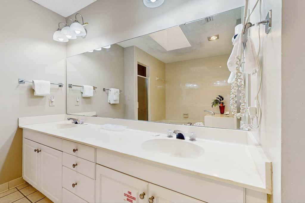 Exclusive Beach Access, Pool & Tennis Courts