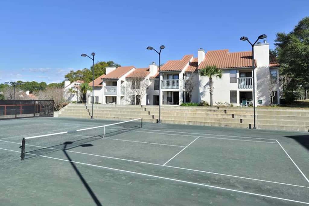 Exclusive 2BR Retreat: Steps to Beach & Tennis