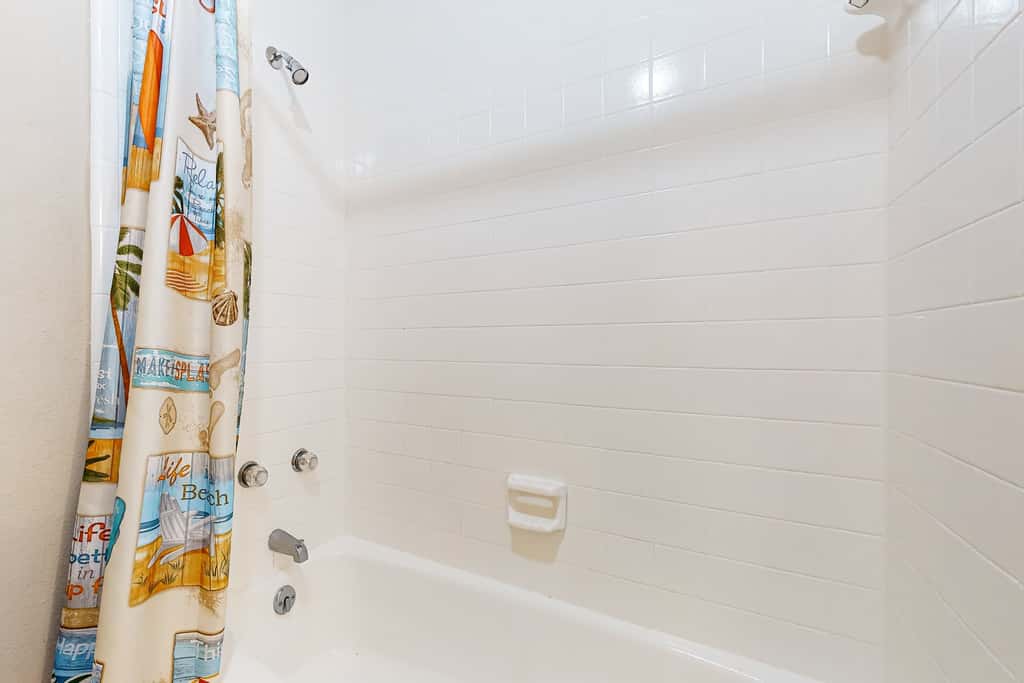 Exclusive 2BR Retreat: Steps to Beach & Tennis