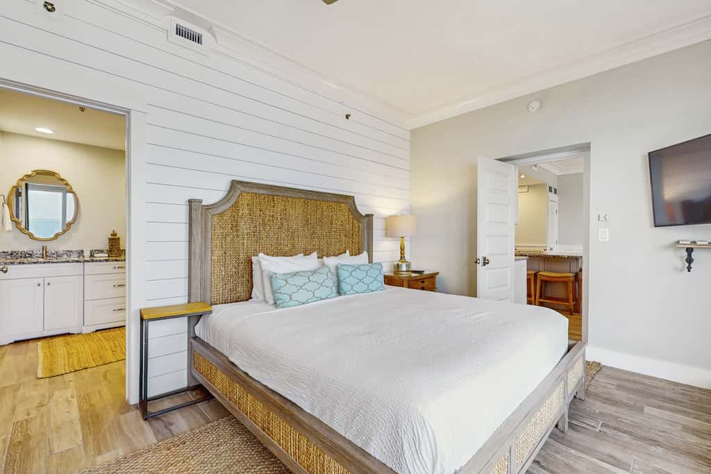 Beachfront Gulf Views | Pool Access