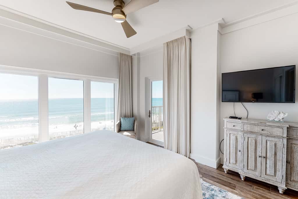 Oceanfront Condo: Pool, Hot Tub, Resort Perks