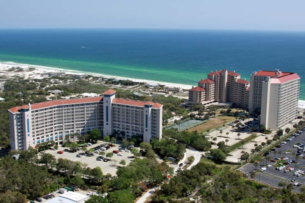 Oceanfront Condo: Pool, Hot Tub, Resort Perks