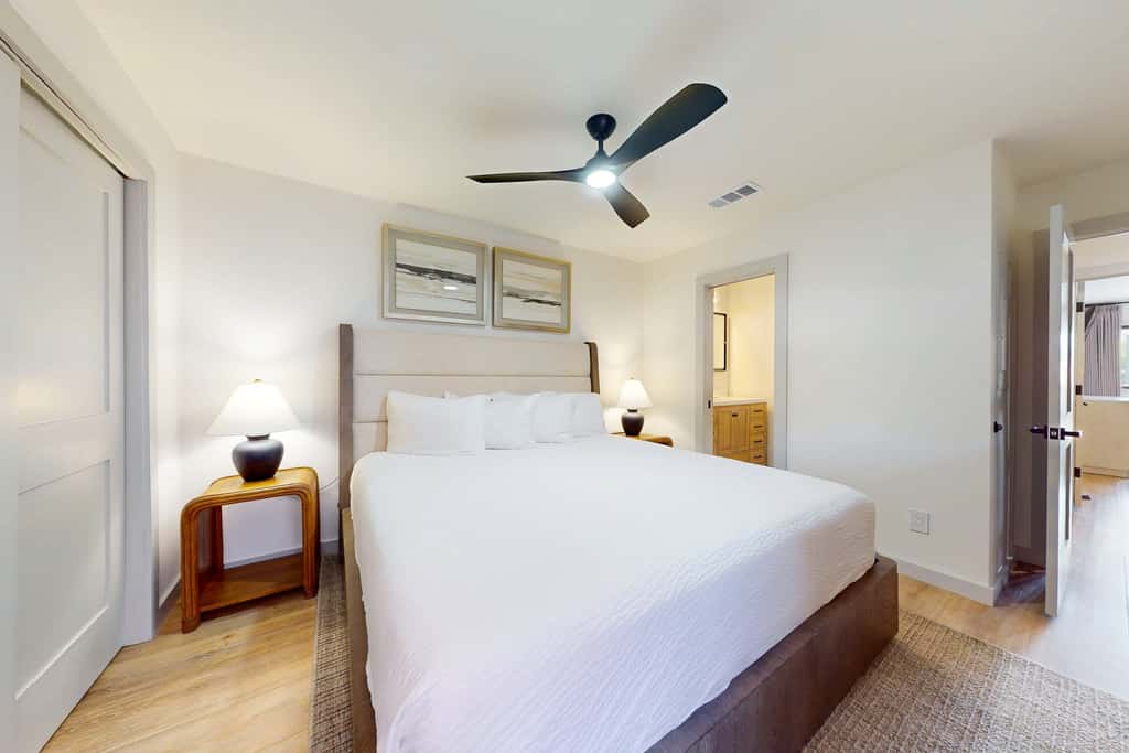 Steps to beach, private tennis & pool access