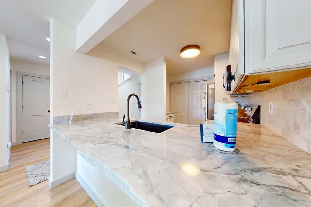 Steps to beach, private tennis & pool access