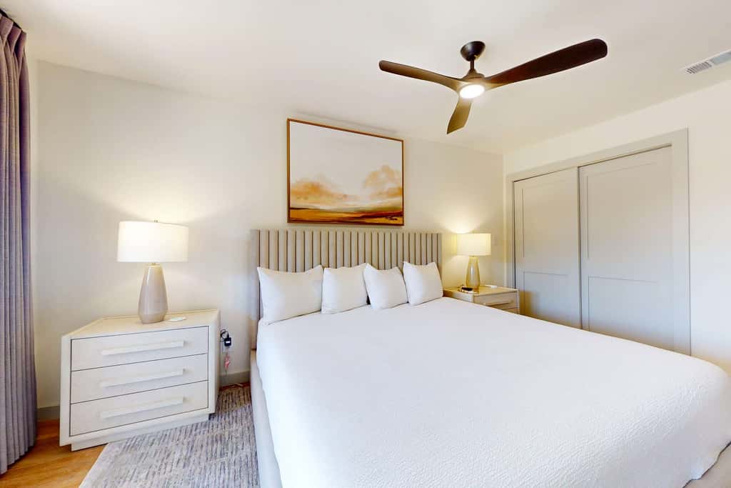 Steps to beach, private tennis & pool access