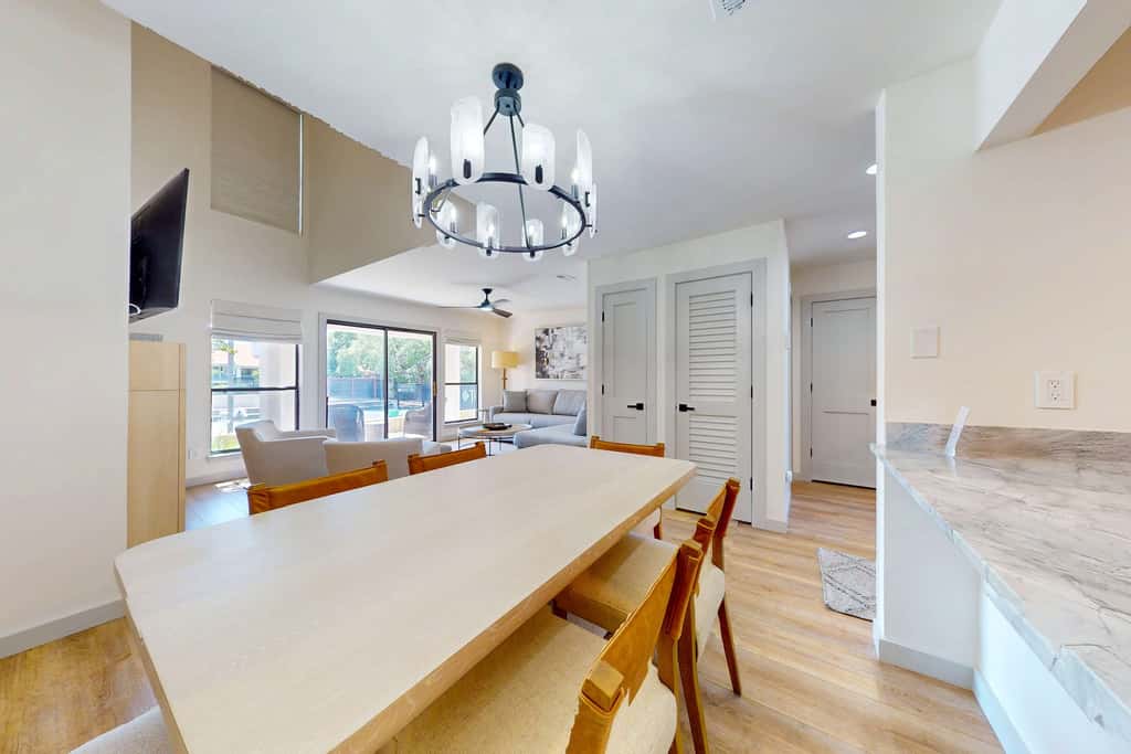 Steps to beach, private tennis & pool access