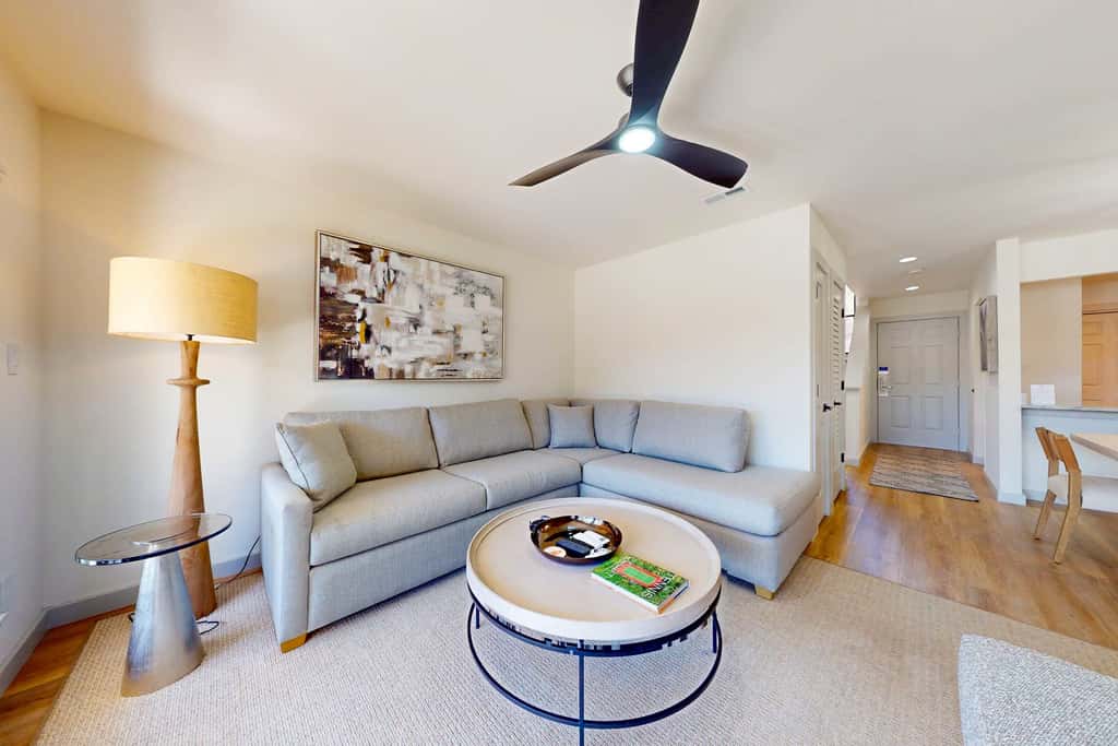 Steps to beach, private tennis & pool access