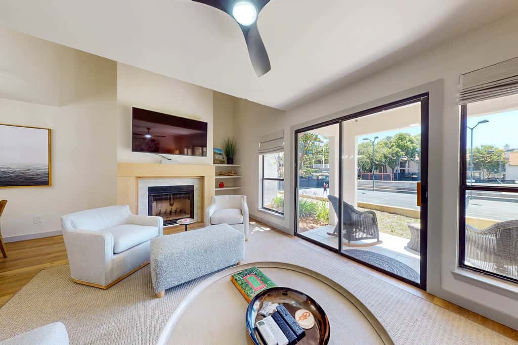 Steps to beach, private tennis & pool access