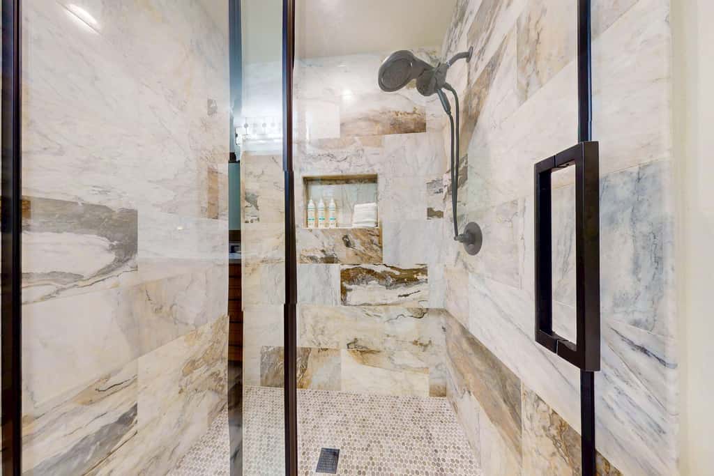 Steps to beach, private tennis & pool access