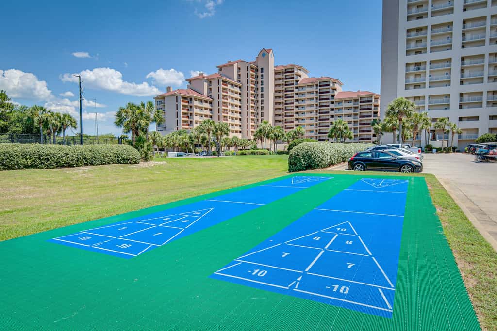 Steps to beach, private tennis & pool access