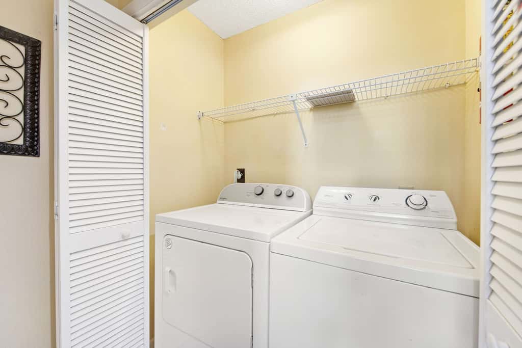 2BR villa: steps to beach & tennis courts