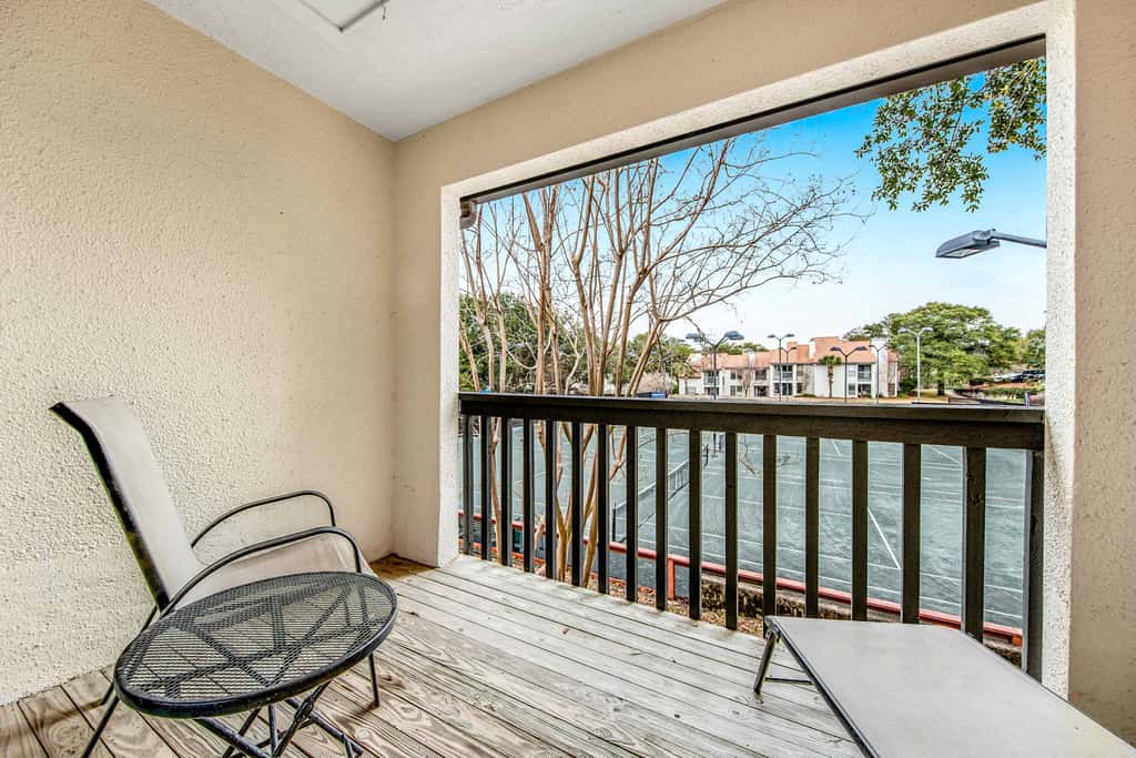 2BR villa: steps to beach & tennis courts