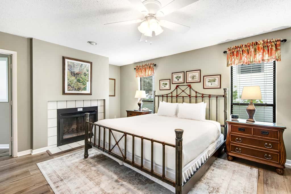 2BR villa: steps to beach & tennis courts