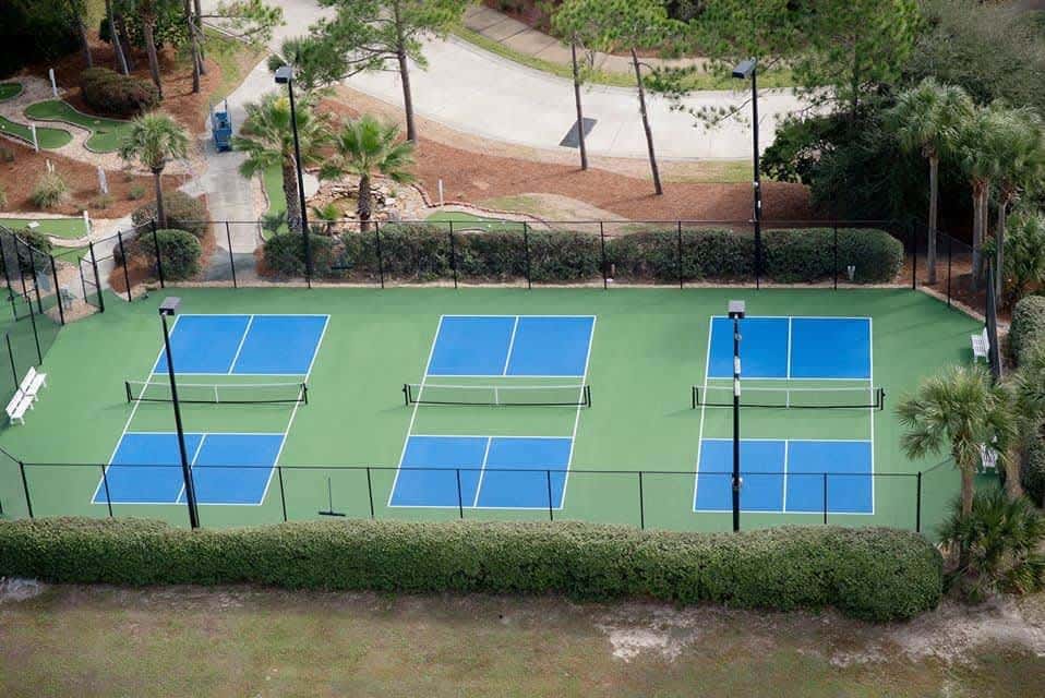 2BR villa: steps to beach & tennis courts
